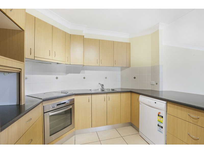 39 PLAZA STREET, Wynnum West QLD 4178