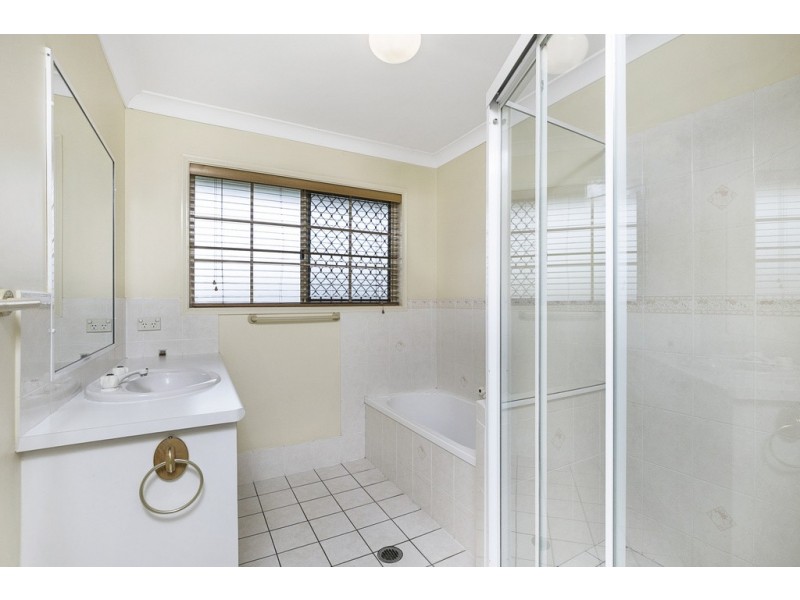 39 PLAZA STREET, Wynnum West QLD 4178