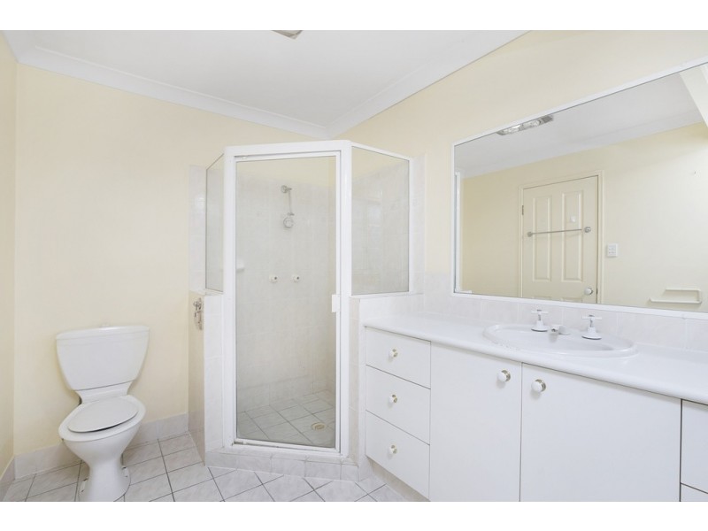 39 PLAZA STREET, Wynnum West QLD 4178