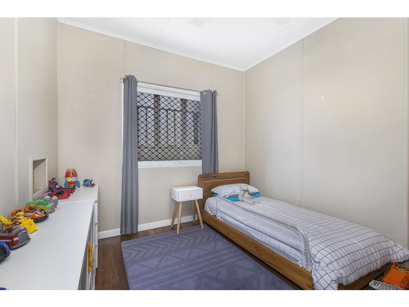 75 HUTTON AVENUE, Wynnum QLD 4178