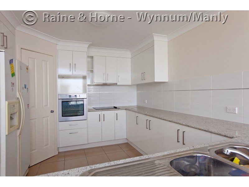 11 Cola Crescent, Wynnum West QLD 4178