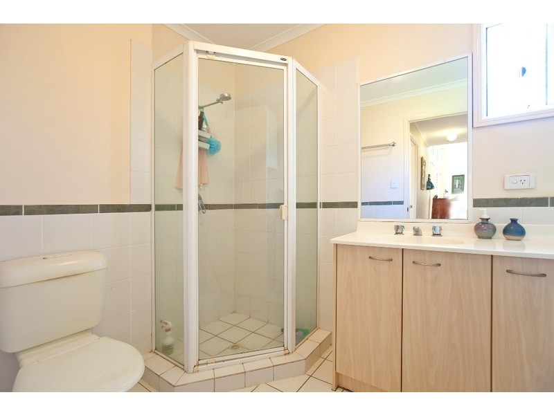 8/24 Yamboyna Street, Manly QLD 4179