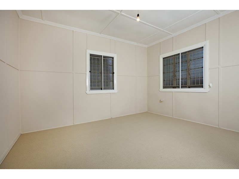 40 Strawberry Rd, Manly West, Manly West QLD 4179