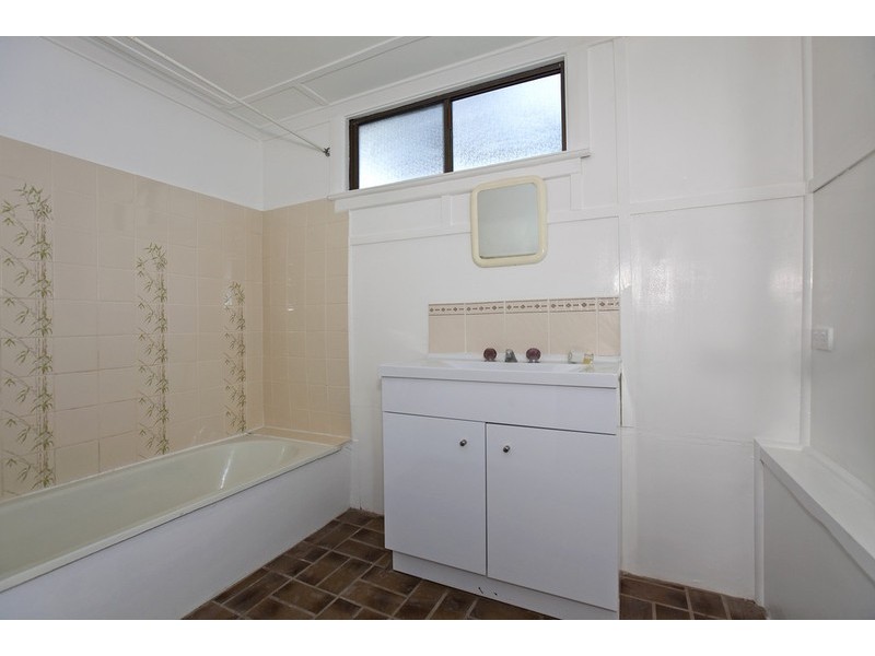 40 Strawberry Rd, Manly West, Manly West QLD 4179