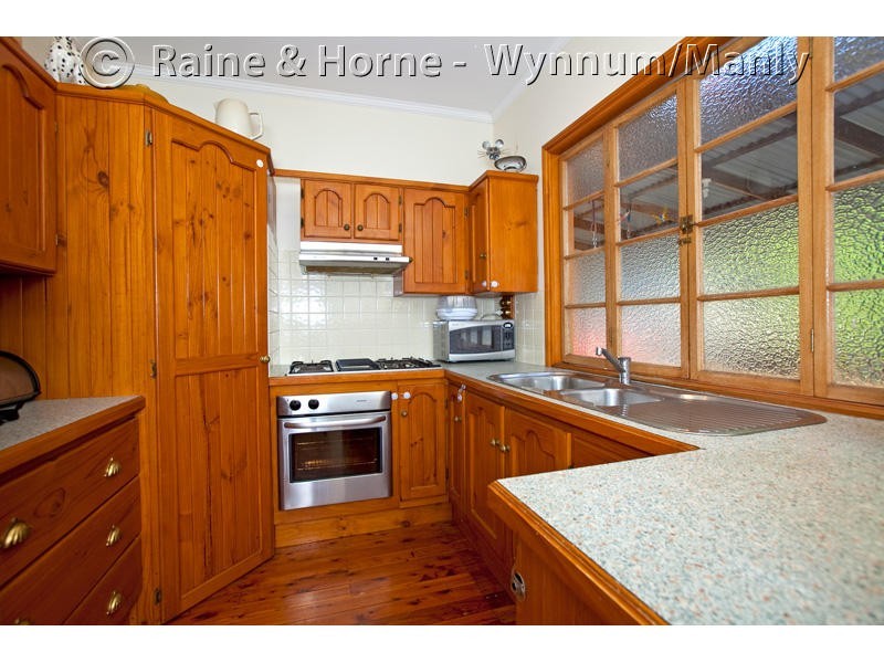 38 Strawberry Road, Manly West QLD 4179