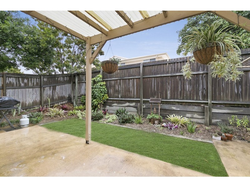11/27 Camille Cres, Wynnum West QLD 4178