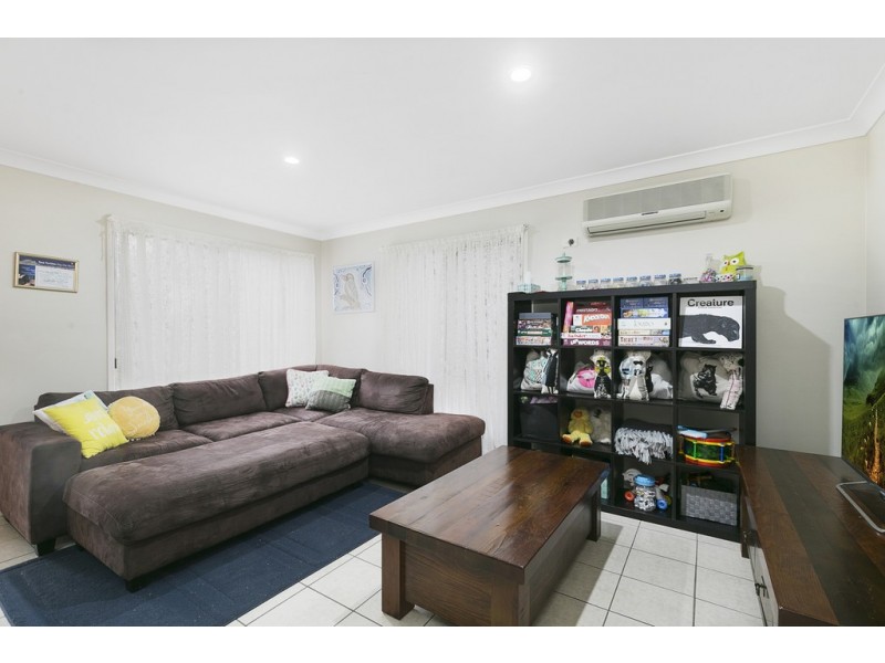 11/27 Camille Cres, Wynnum West QLD 4178