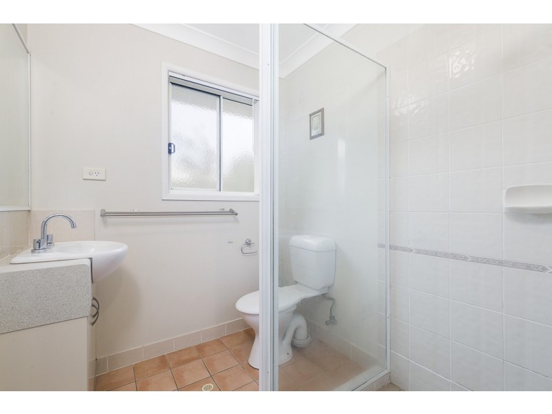 11/27 Camille Cres, Wynnum West QLD 4178