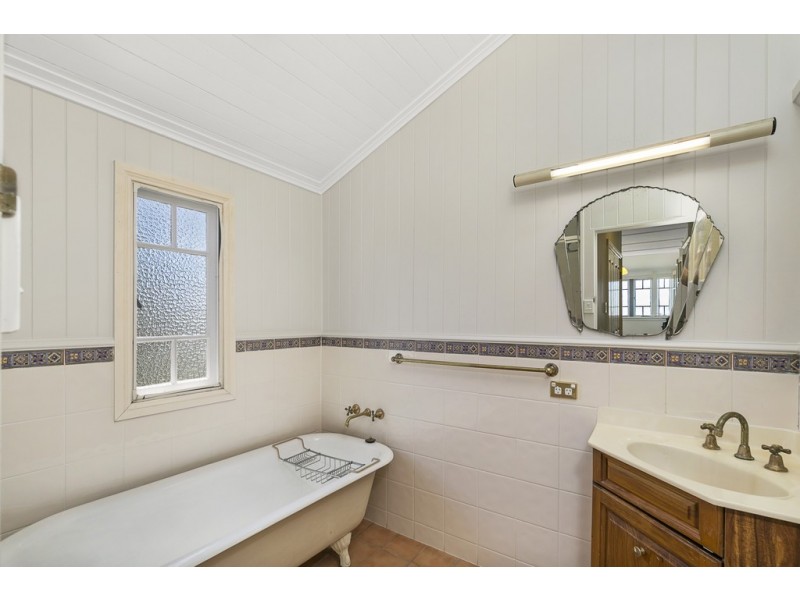 56 Carnation Street, Wynnum QLD 4178