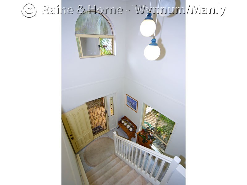 61 Gordon Parade, Manly QLD 4179
