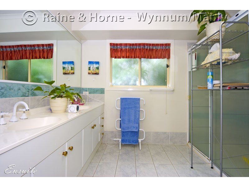61 Gordon Parade, Manly QLD 4179