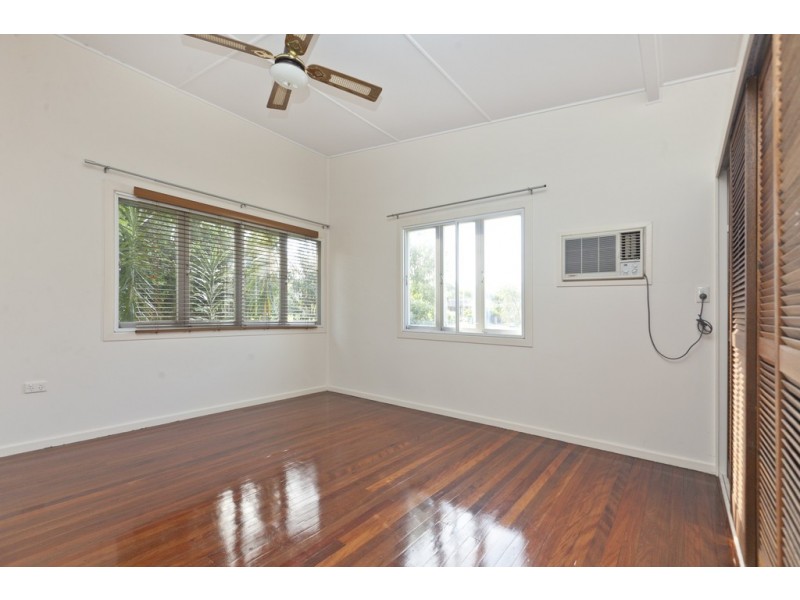 38 BULGIN AVENUE, Wynnum West QLD 4178