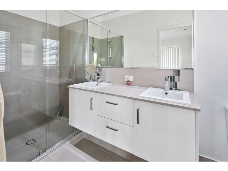 13 COBAR STREET, Lota QLD 4179