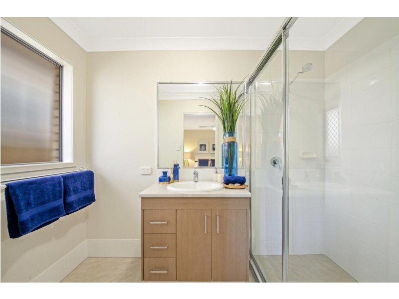 82 HINDES STREET, Lota QLD 4179