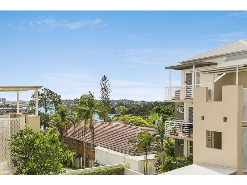 22/96 NORMAN CRESCENT, Norman Park QLD 4170