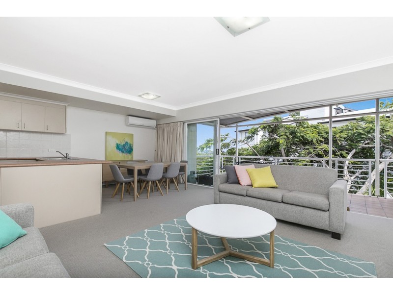 22/96 NORMAN CRESCENT, Norman Park QLD 4170