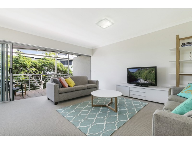 22/96 NORMAN CRESCENT, Norman Park QLD 4170