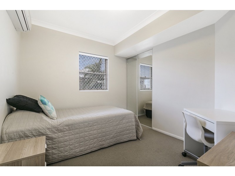 22/96 NORMAN CRESCENT, Norman Park QLD 4170