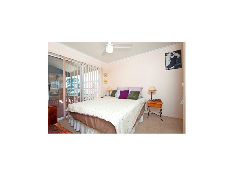 8/24 Yamboyna, Manly QLD 4179