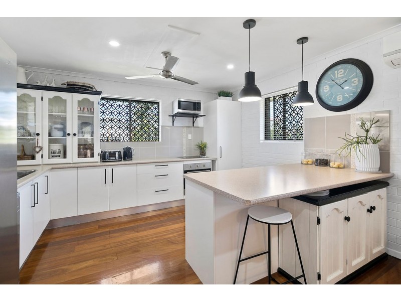 220 GORDON PARADE, Manly QLD 4179