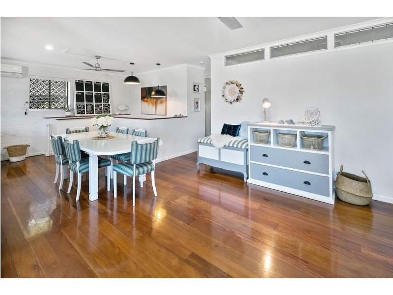 220 GORDON PARADE, Manly QLD 4179