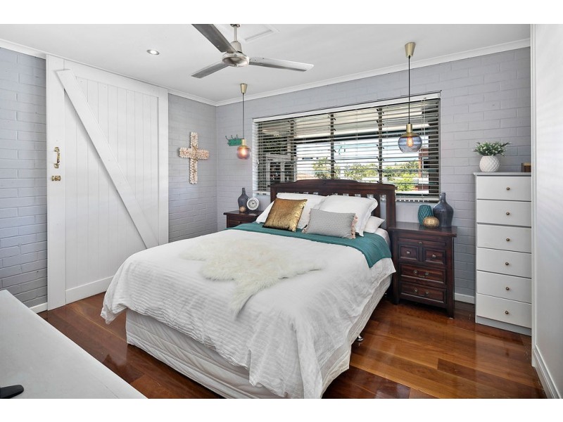 220 GORDON PARADE, Manly QLD 4179