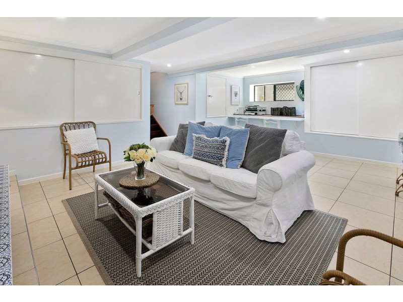 220 GORDON PARADE, Manly QLD 4179