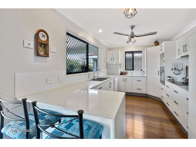 220 GORDON PARADE, Manly QLD 4179