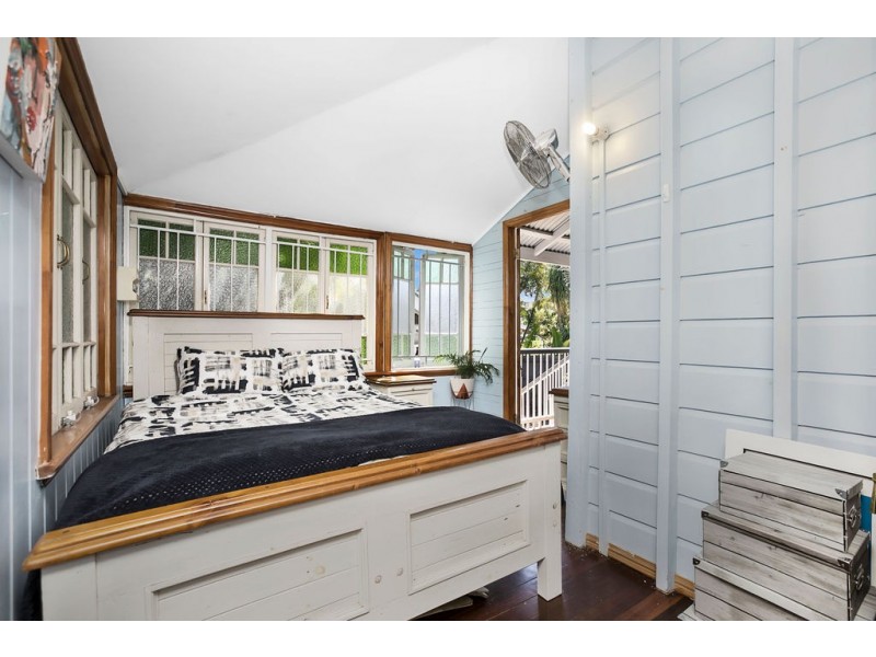 122 KINGSLEY TERRACE, Manly QLD 4179