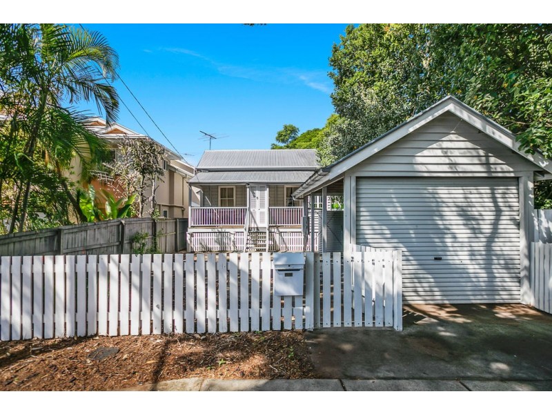 122 KINGSLEY TERRACE, Manly QLD 4179