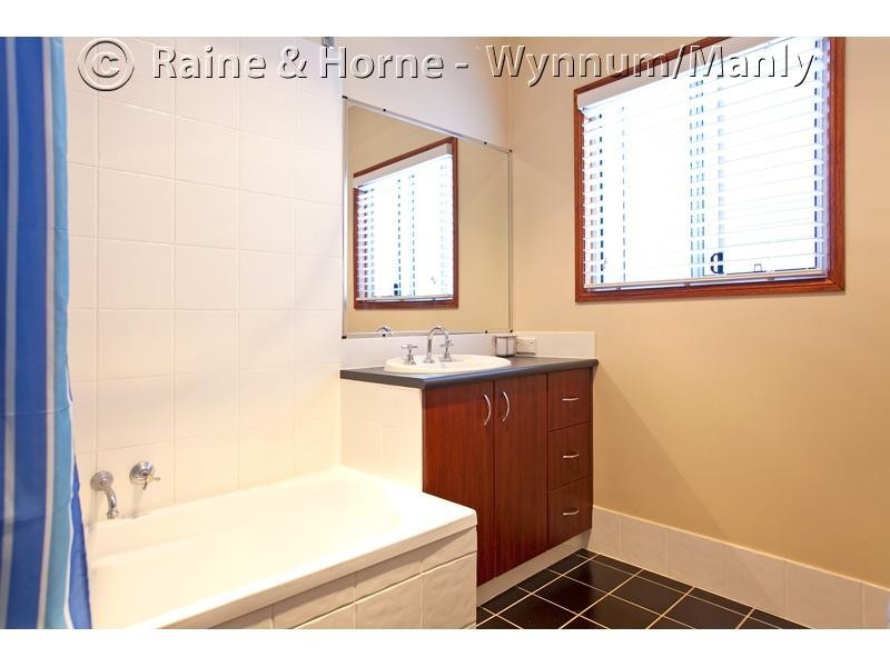 9  Grainger Street, Wynnum QLD 4178