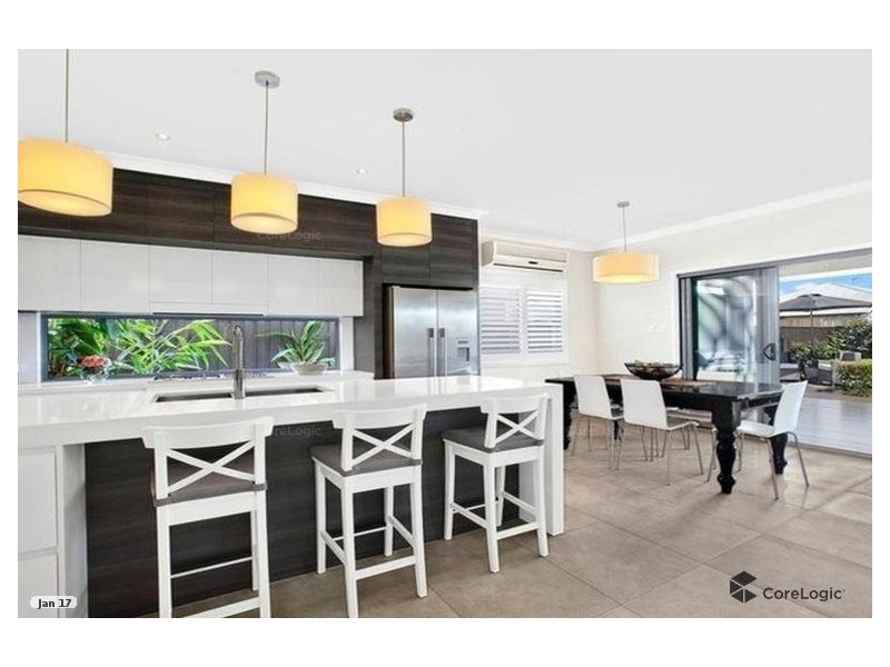 31 VIOLET STREET, Wynnum QLD 4178