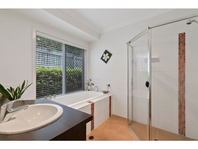 4 GUMNUT CLOSE, Lota QLD 4179