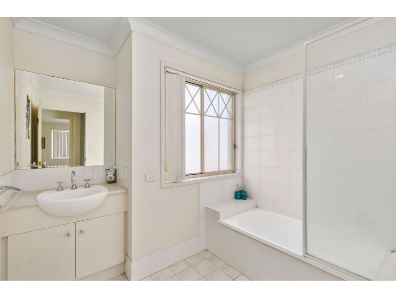 6 22 DASYURE PLACE, Wynnum West QLD 4178