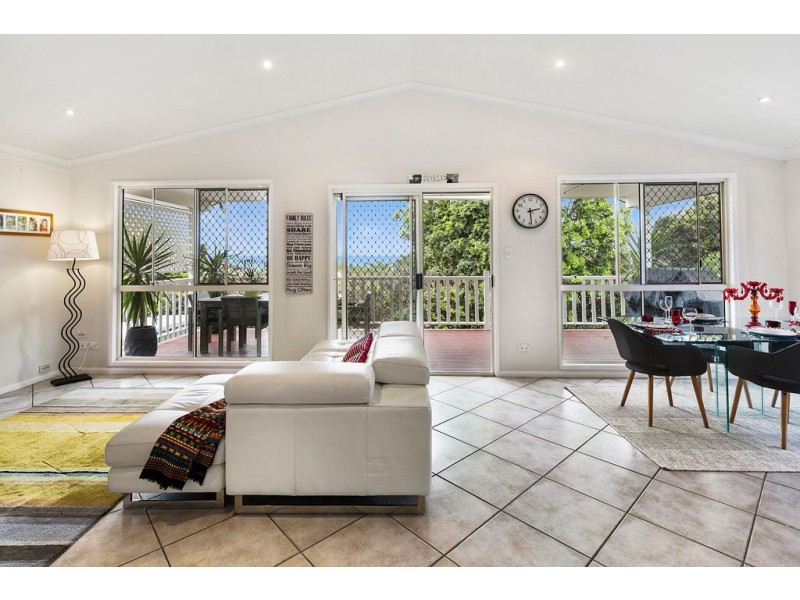 63 GORDON PARADE, Manly QLD 4179