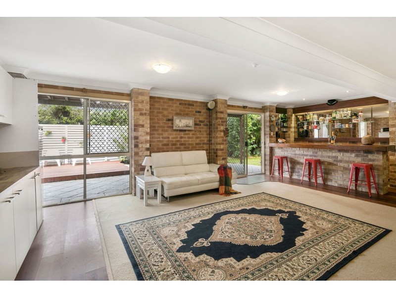 63 GORDON PARADE, Manly QLD 4179
