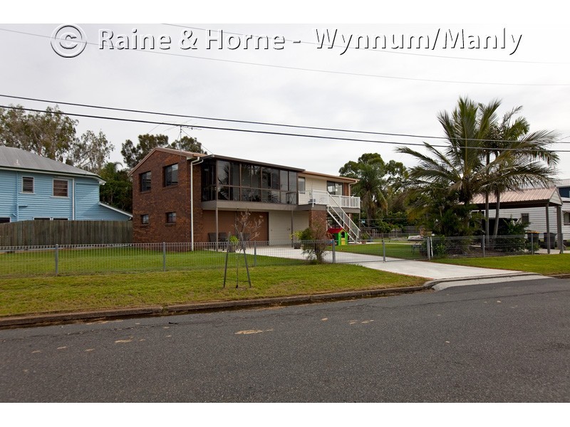 821 Esplanade, Lota QLD 4179