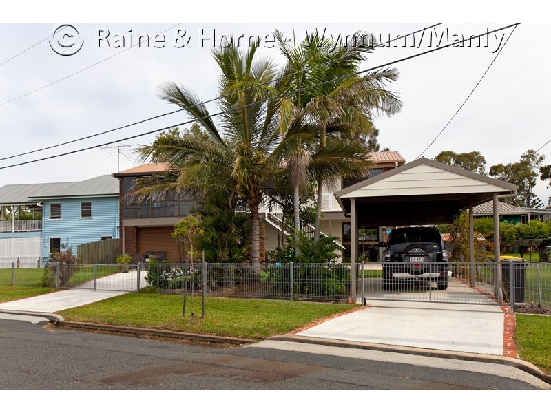 821 Esplanade, Lota QLD 4179