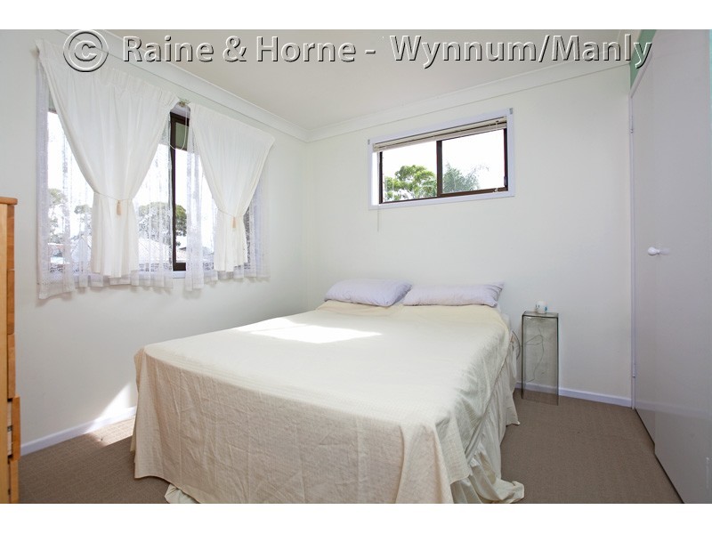 821 Esplanade, Lota QLD 4179