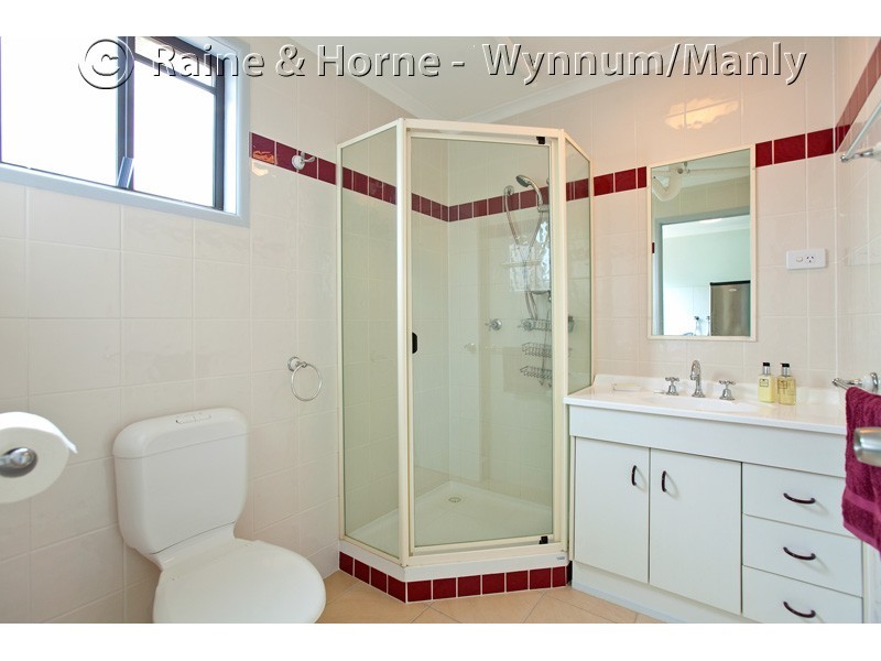 821 Esplanade, Lota QLD 4179