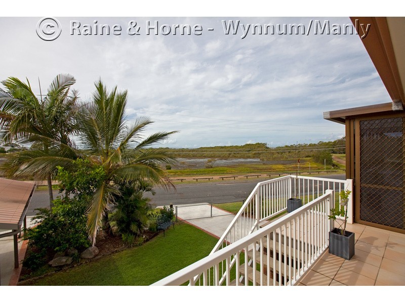 821 Esplanade, Lota QLD 4179