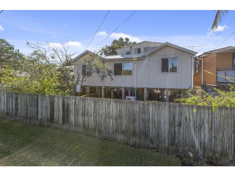 875 ESPLANADE, Lota QLD 4179