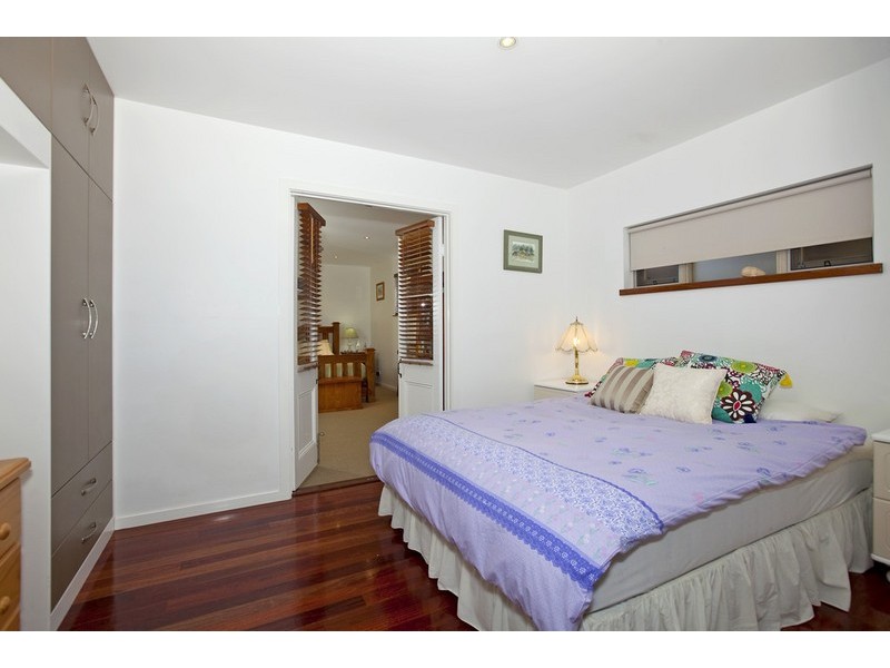 205 Carlton Terrace, Manly QLD 4179