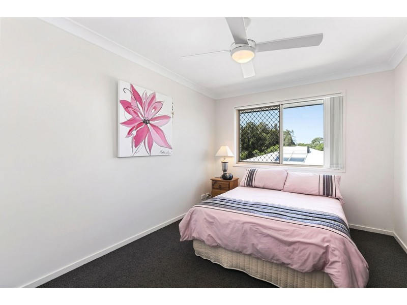 16 Diana Place, Manly West QLD 4179