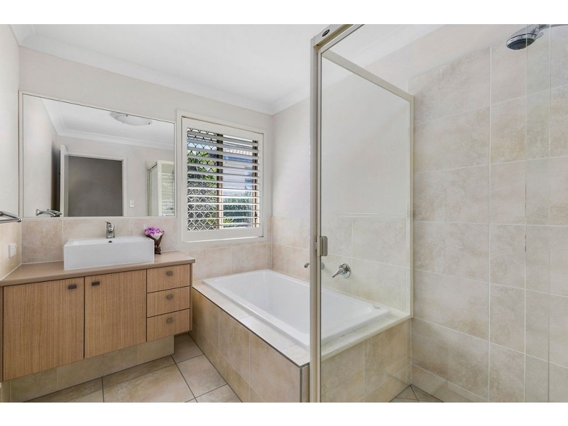 16 Diana Place, Manly West QLD 4179