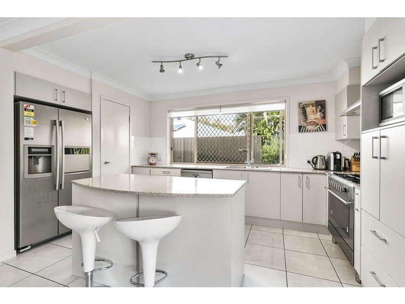 16 Diana Place, Manly West QLD 4179