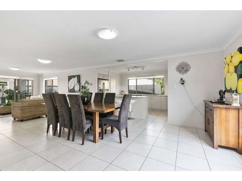 16 Diana Place, Manly West QLD 4179