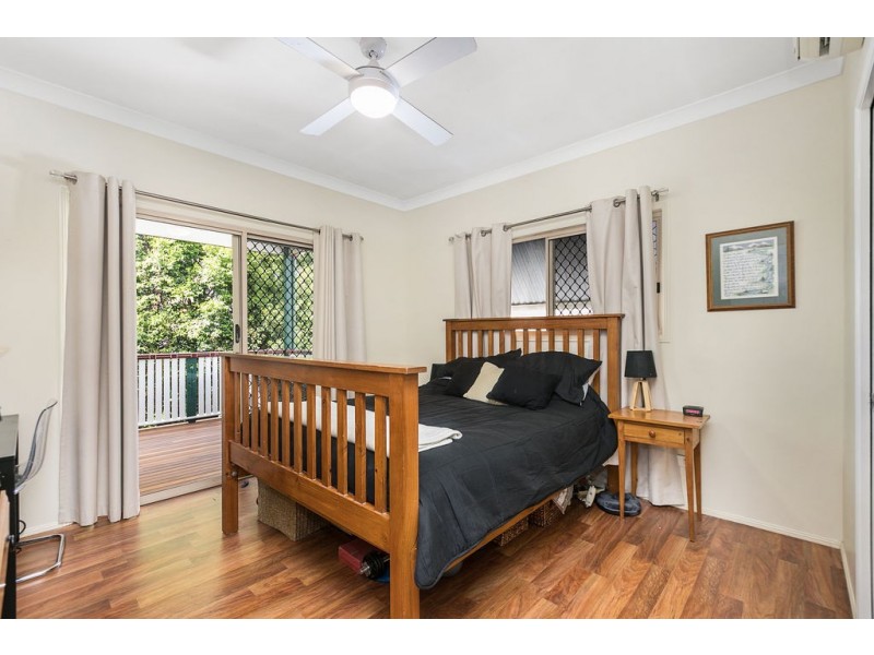 218 WHITES ROAD, Lota QLD 4179