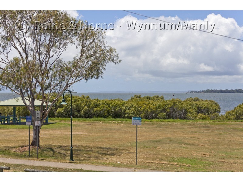 2/735 Esplanade, Lota QLD 4179