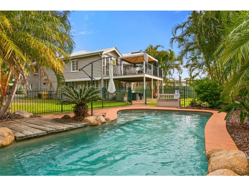 4 CHANDOS STREET, Wynnum West QLD 4178
